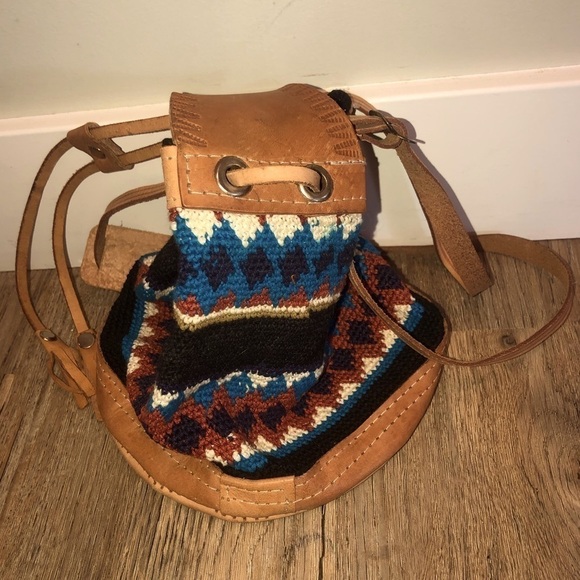 Vtg Mexican Leather Crochet Knit Crossbody Mini Bucket Bag Drawstring Button 70s - Picture 2 of 7